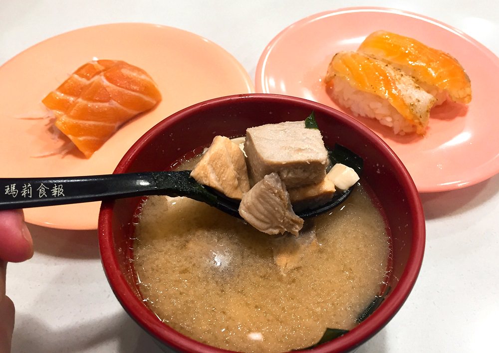 台中北區美食｜爭鮮迴轉壽司 30元就能吃到的平價美味＠中友店