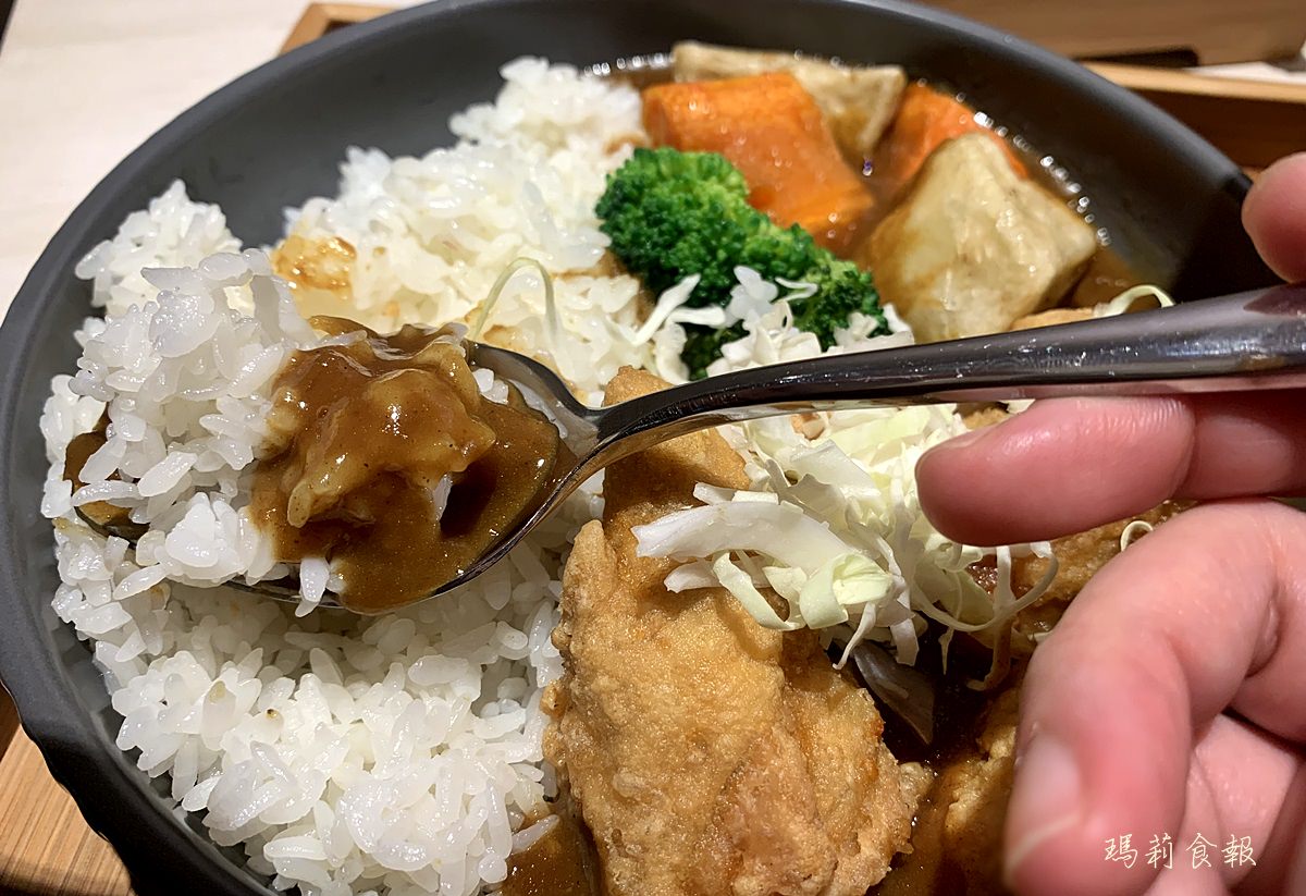 台中北區美食,挖咖哩 我和你,文青風咖哩飯,價格平實鄰近中友百貨,台中咖哩