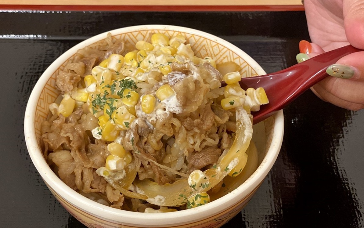 Sukiya すき家 食其家 一中店｜日本平價丼飯 牛肉丼選擇豐富 鰻魚丼推薦一試 台中北區美食（附外帶菜單）