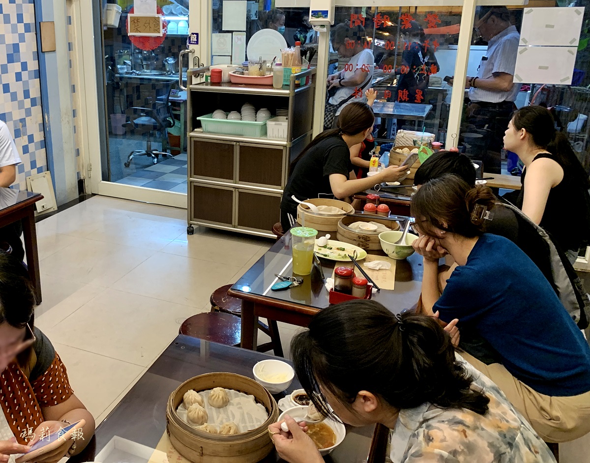 三鮮湯包,皮薄餡多,平價手工湯包,台中小籠包,健行路美食,三鮮湯包菜單,台中北區美食