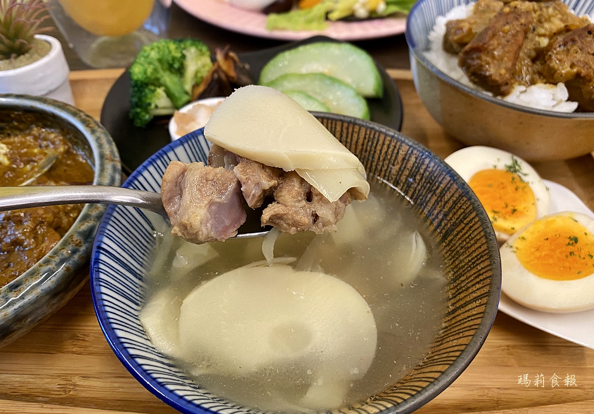 阿飛 Brunch,台中早午餐,台中印度咖哩,平價大份量,全日早午餐,台中車站週邊美食 ,台中東區美食,阿飛 Brunch菜單,阿飛 Brunch價錢