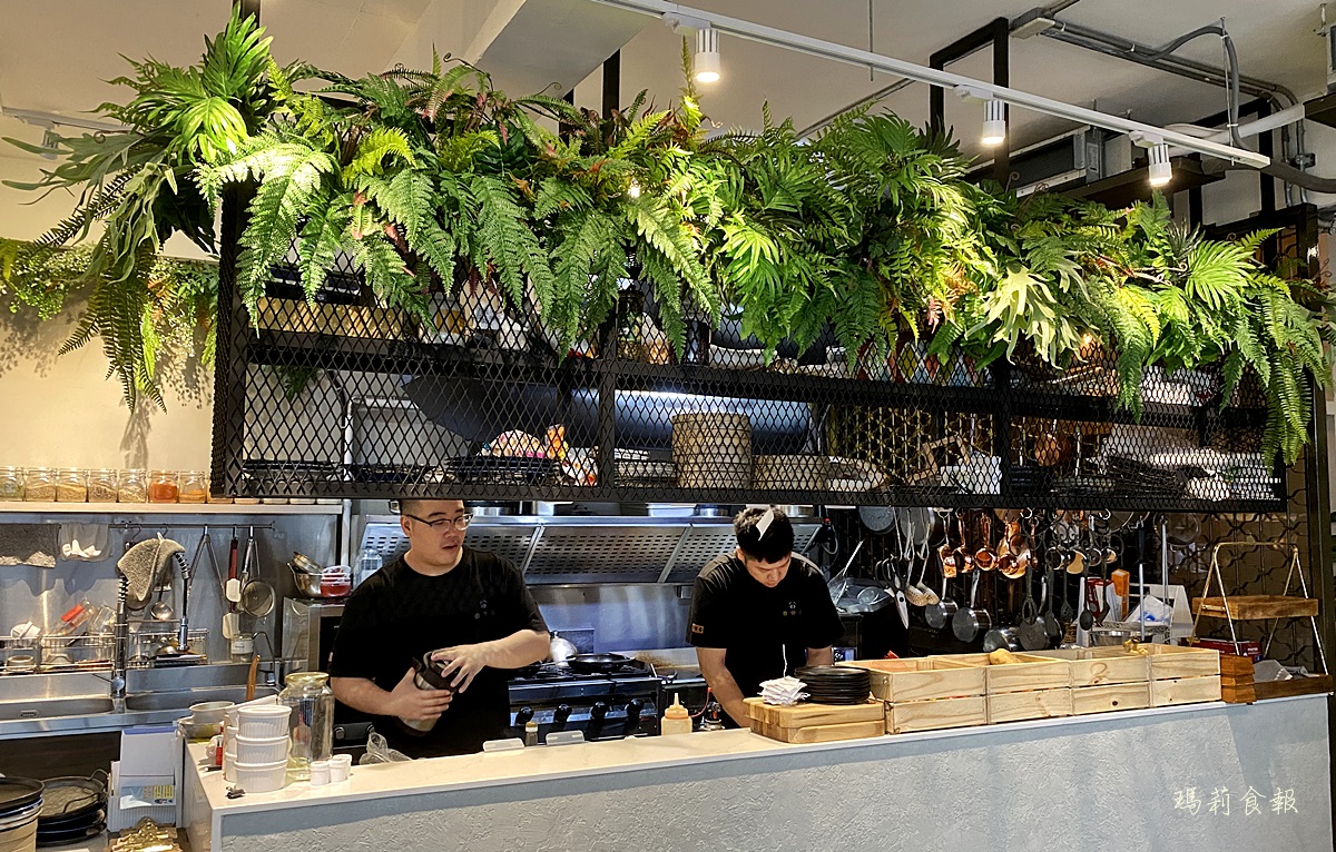 At three cafe,台中早午餐,台中牛肉漢堡推薦,范特喜聚落,台中西區咖啡店,台中咖啡店,台中IG打卡景點,At three cafe菜單,台中西區美食