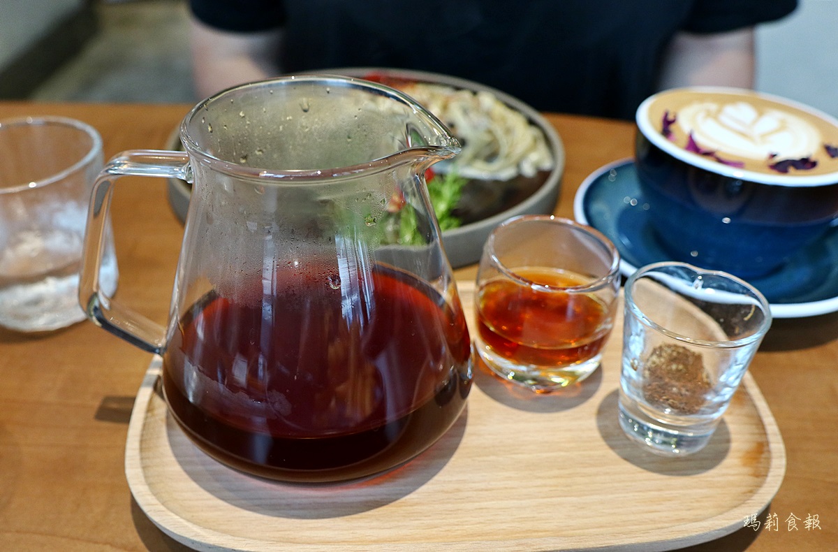 At three cafe,台中早午餐,台中牛肉漢堡推薦,范特喜聚落,台中西區咖啡店,台中咖啡店,台中IG打卡景點,At three cafe菜單,台中西區美食