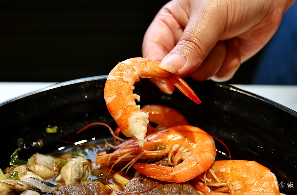 迦南海陸牛肉麵,海陸牛肉麵,迦南海陸牛肉麵菜單,明治冰淇淋吃到飽,崇德路美食,台中北區美食,台中牛肉麵,海鮮牛肉麵