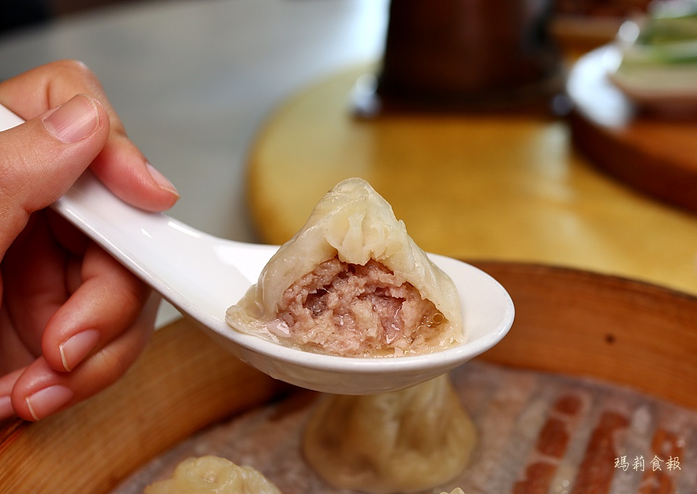 南和北方館,龍蝦酸菜白肉鍋,明爐烤鴨必吃,高爾夫AR,台中南區美食,北方麵食,台中酸菜白肉鍋推薦,酸菜白肉鍋,南和北方館菜單