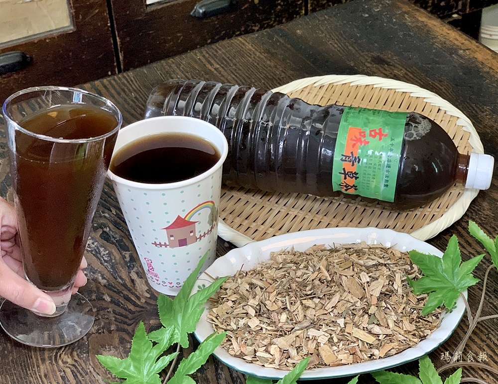 草上飛青草飲品,豐原墩腳青草行,古法熬煮,風味茶飲,豐原必喝,廟東夜市,草上飛菜單,豐原手搖飲