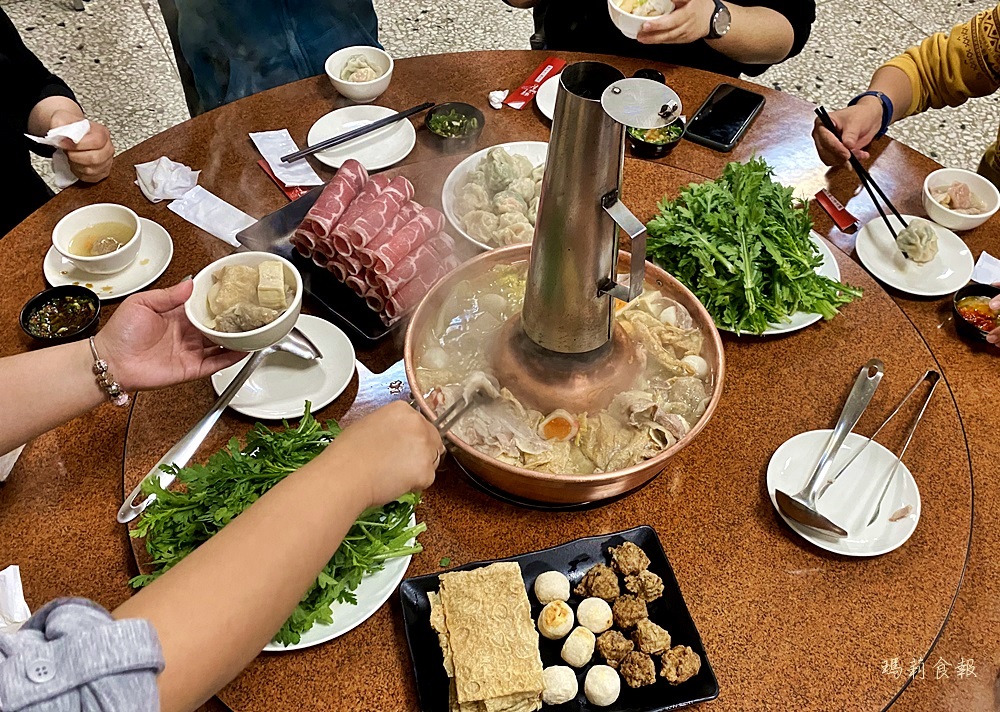 驛站房東北酸菜白肉鍋,驛站房,台中中區平價火鍋,酸香清爽,韭菜水餃必吃,驛站房菜單,驛站房價錢,台中酸菜白肉鍋,台中鍋物,台中平價火鍋