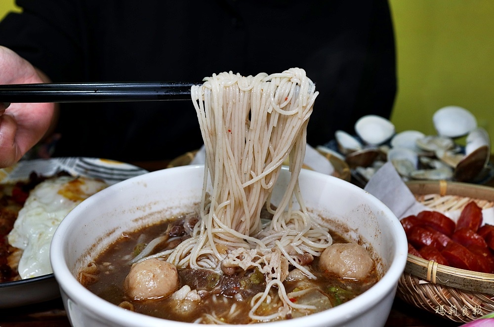 泰小葉,台中捷運文心崇德站美食,北屯泰國菜,北平路美食,台中平價泰式料理,台中泰國菜,泰小葉菜單,泰小葉泰式風味小食