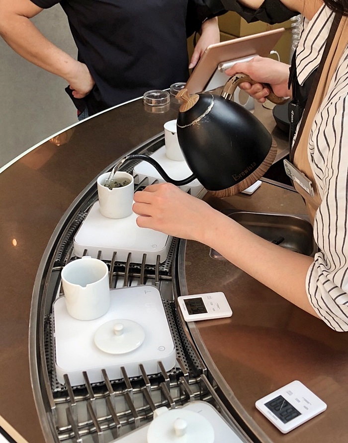 吃茶三千,台中捷運水安宮站美食,現萃茶,梨山烏龍茶禮盒,紅磚老宅,南屯必訪,吃茶三千菜單,吃茶三千概念店