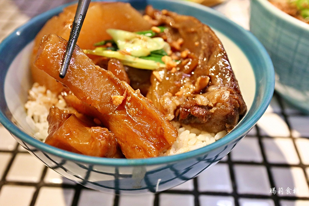 暖心牛筋肉丼,牛筋,牛筋肉丼,TAKU 牛丼專賣店,TAKU 牛丼,台中西區美食,模範街美食