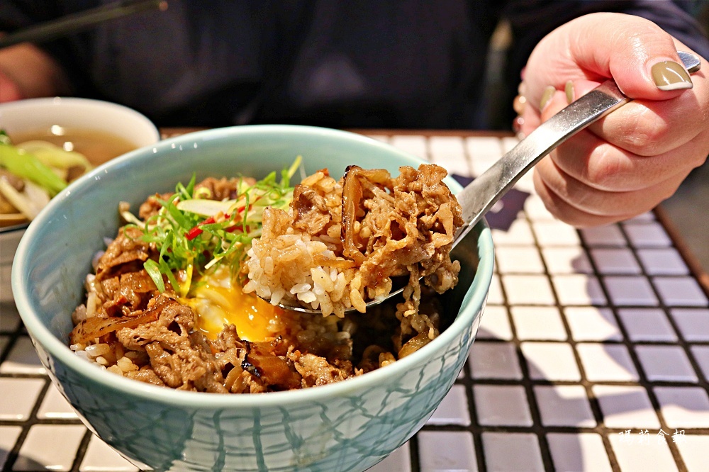 深夜雪花牛丼,雪花牛丼,TAKU 牛丼專賣店,TAKU 牛丼,台中西區美食,模範街美食