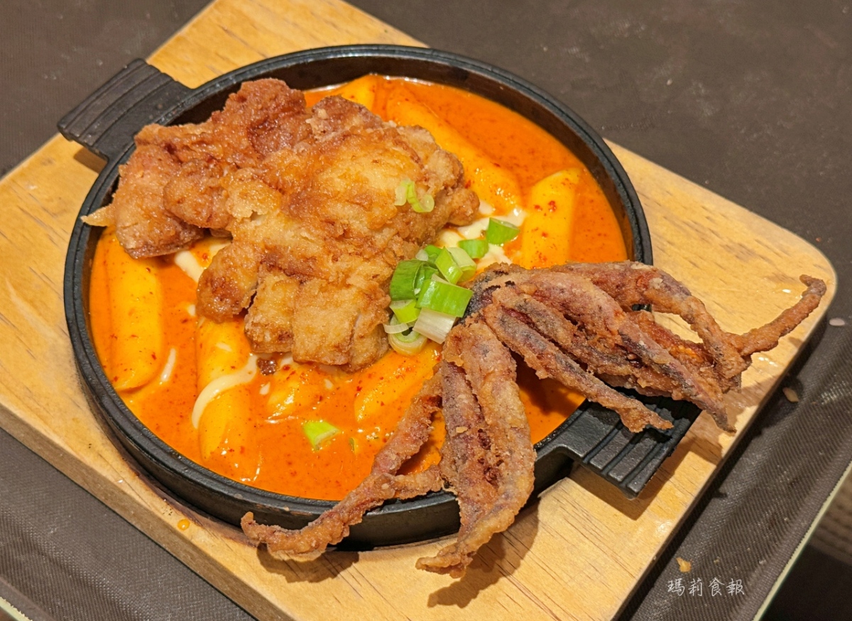 涓豆腐 韓式豆腐煲專門店｜經典嫩豆腐煲 起司玫瑰魷魚年糕太欠吃！台中勤美誠品美食