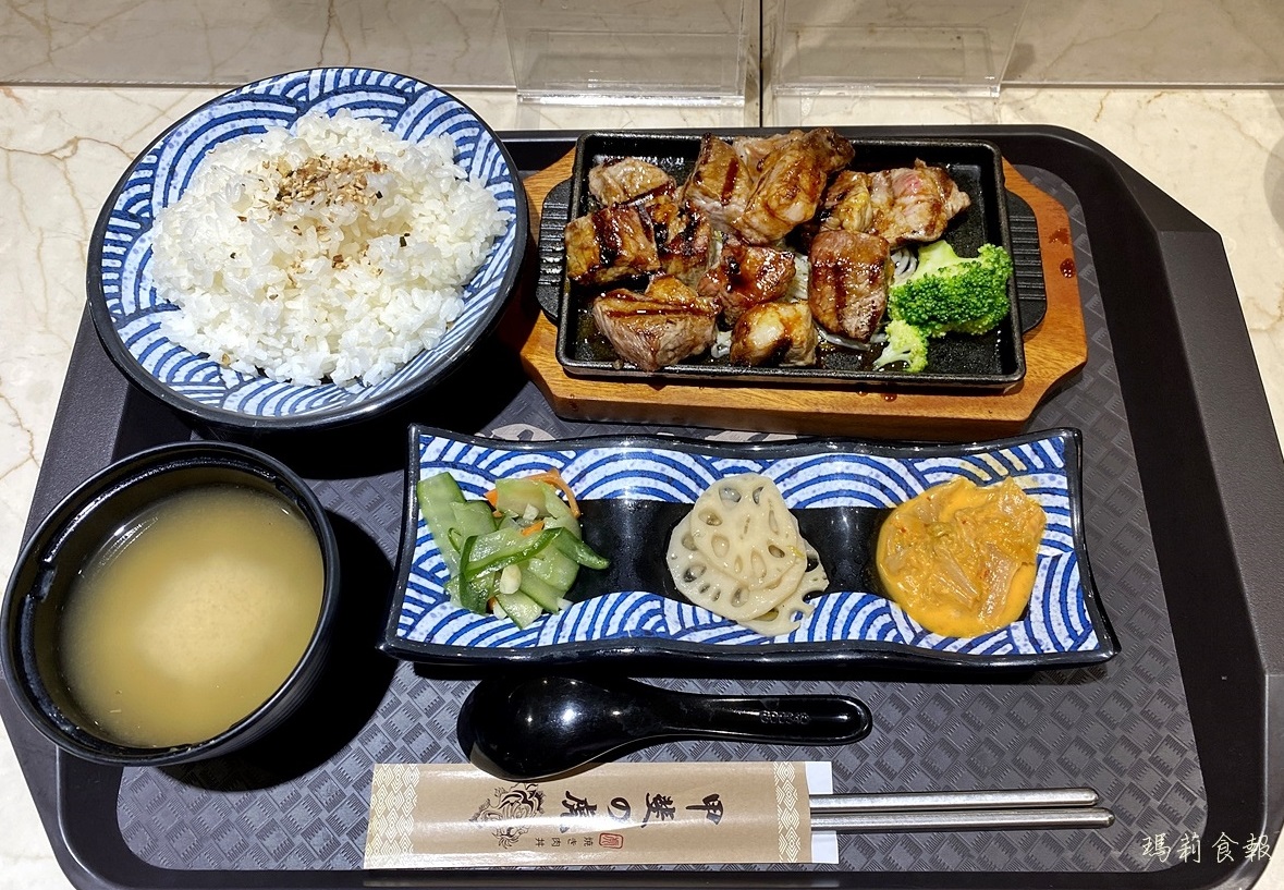 甲斐之虎,甲斐之虎菜單,甲斐之虎鐵板燒肉定食,甲斐之虎壽喜燒丼,中友美食街大口吃肉,甲斐の虎,台中北區美食